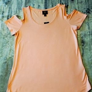♡♡♡♡♡  NWT JM Collection cold shoulder t-shirt.   SIZE RUNS LARGE